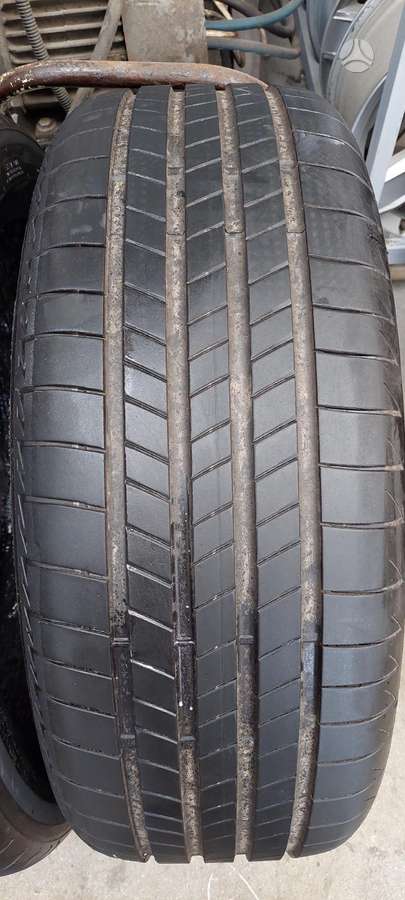 Bridgestone, vasaras 235/45 R21