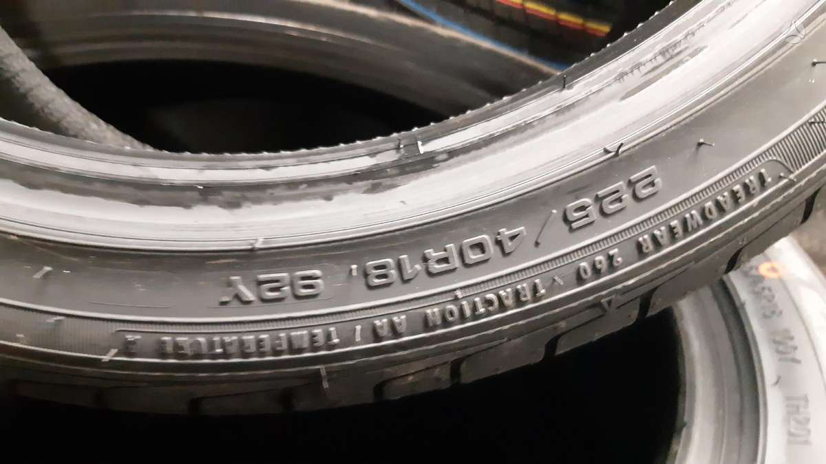 Kelly UHP, summer 225/40 R18