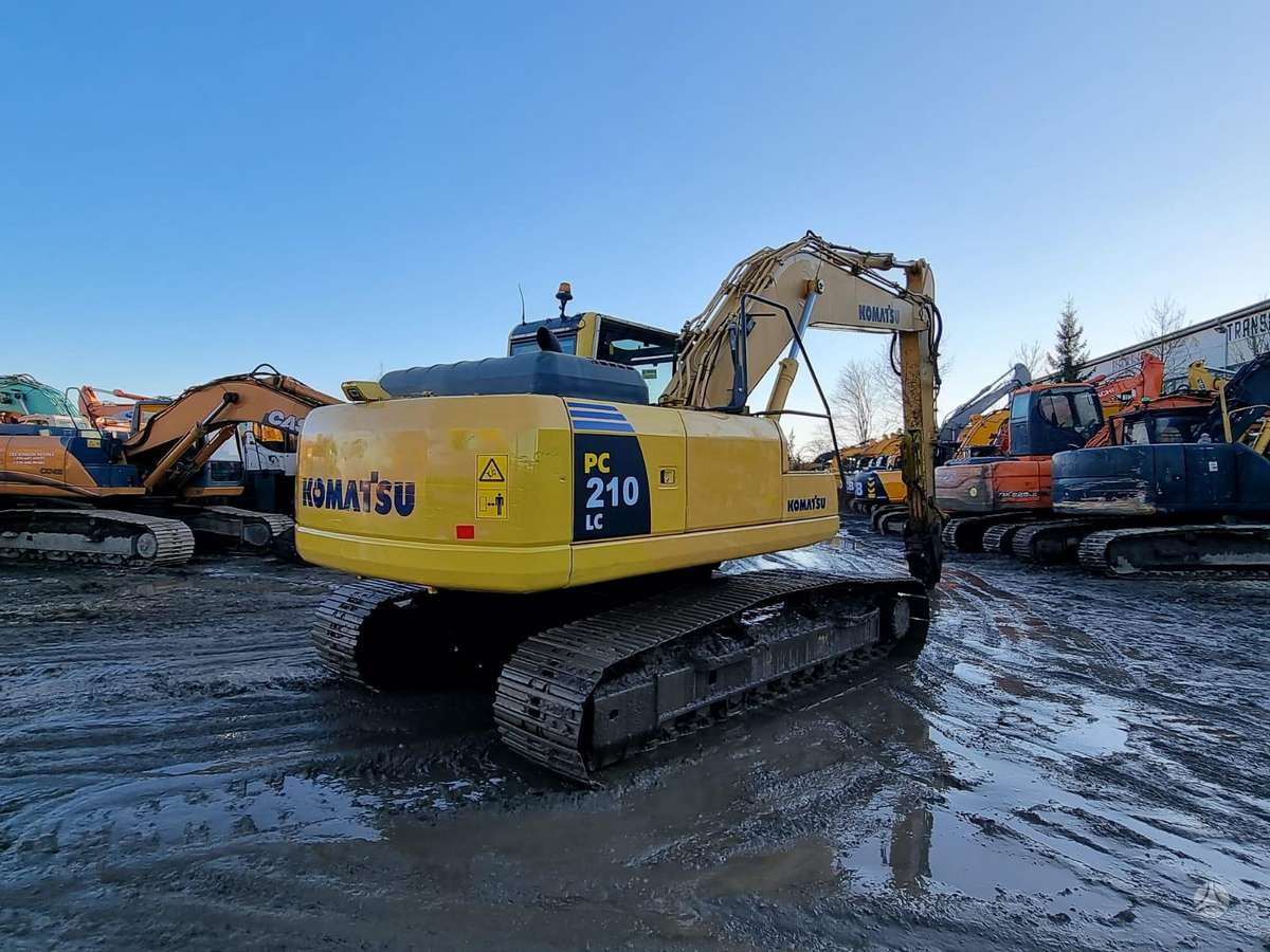 Komatsu PC210LC-8, экскаваторы