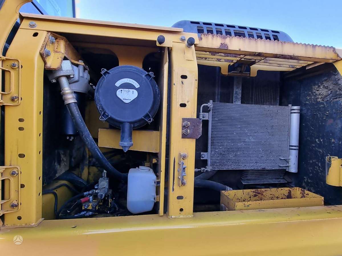 Komatsu PC210LC-8, экскаваторы