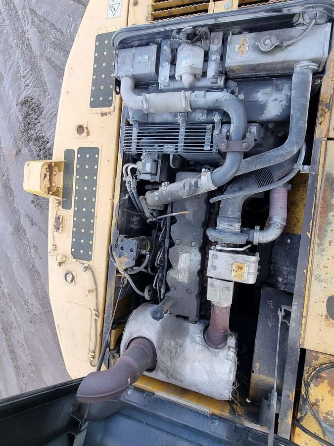 Komatsu PC210LC-8, excavator