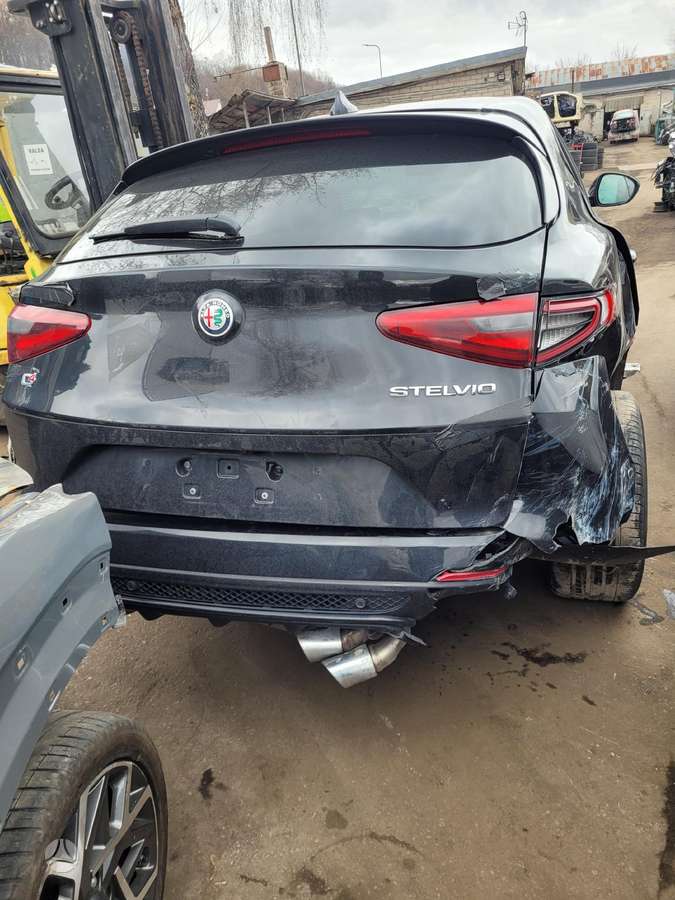 Alfa Romeo Stelvio for parts
