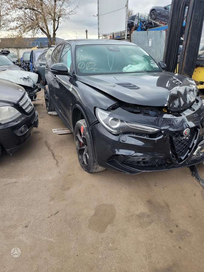 Alfa Romeo Stelvio for parts