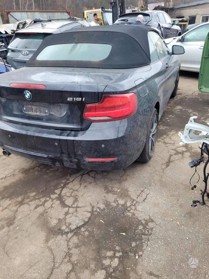 BMW 2 serija dalimis