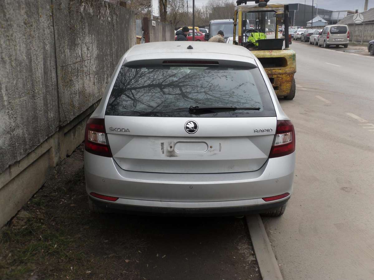 Skoda Rapid for parts