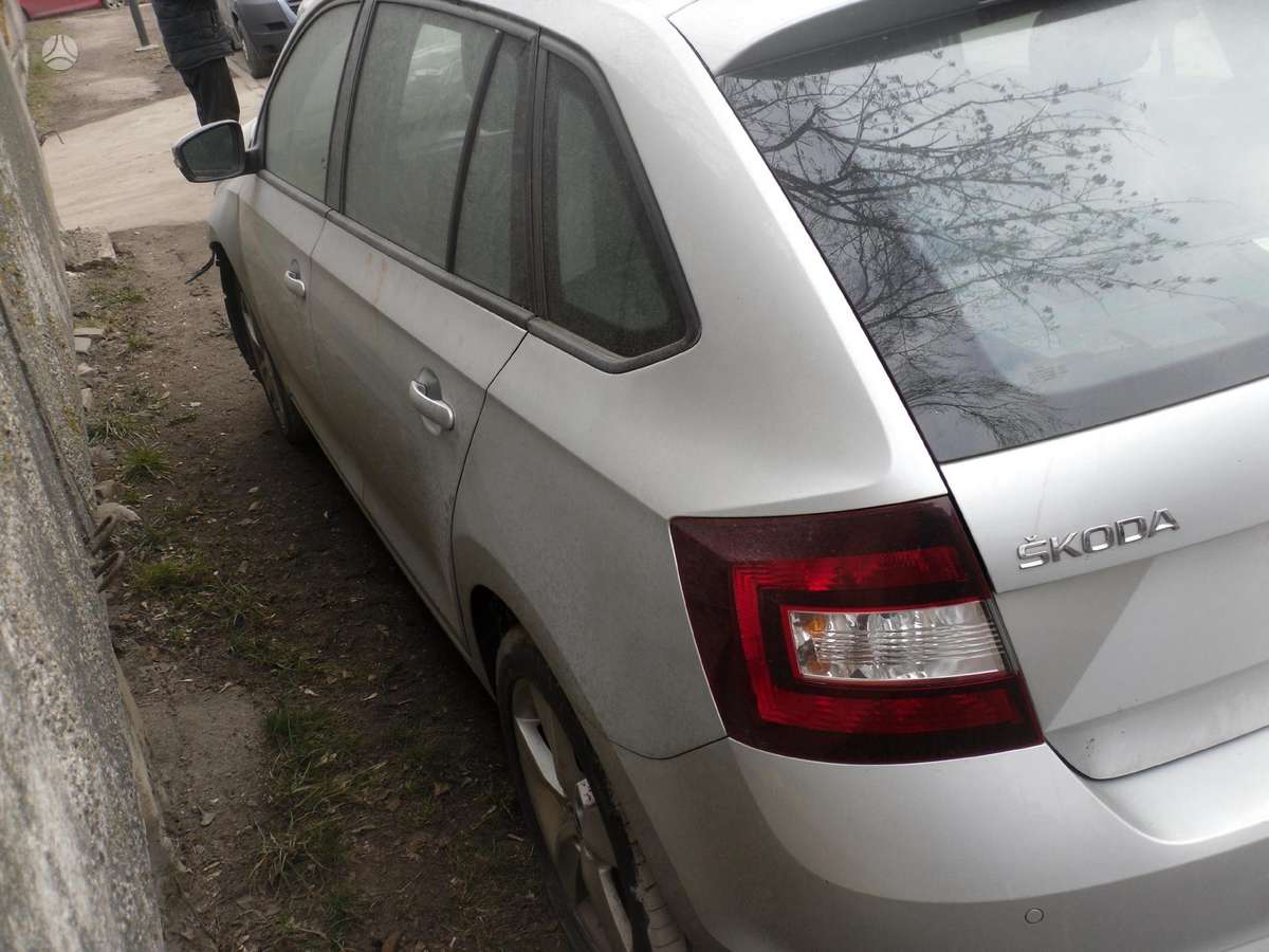 Skoda Rapid for parts