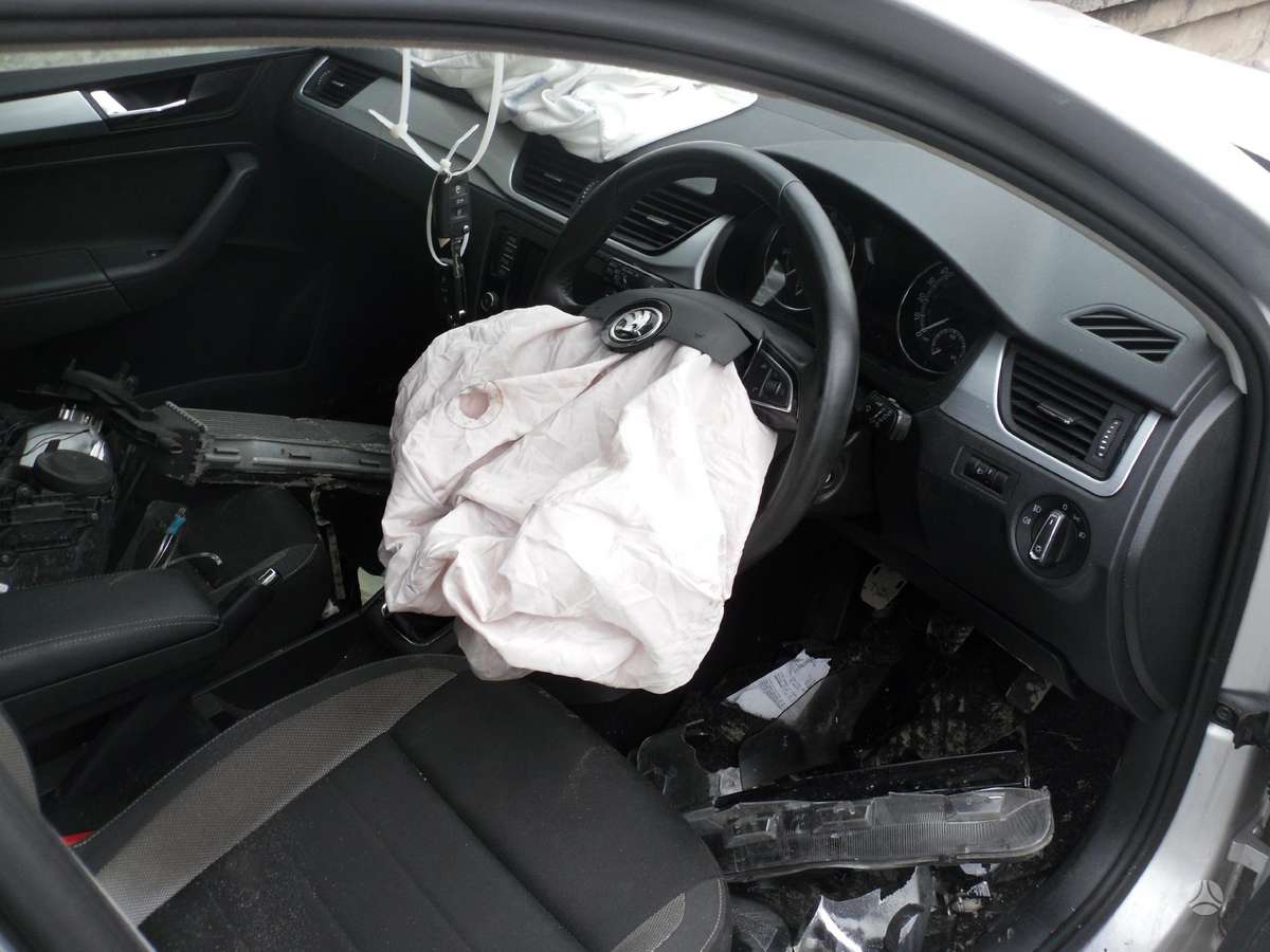 Skoda Rapid по частям