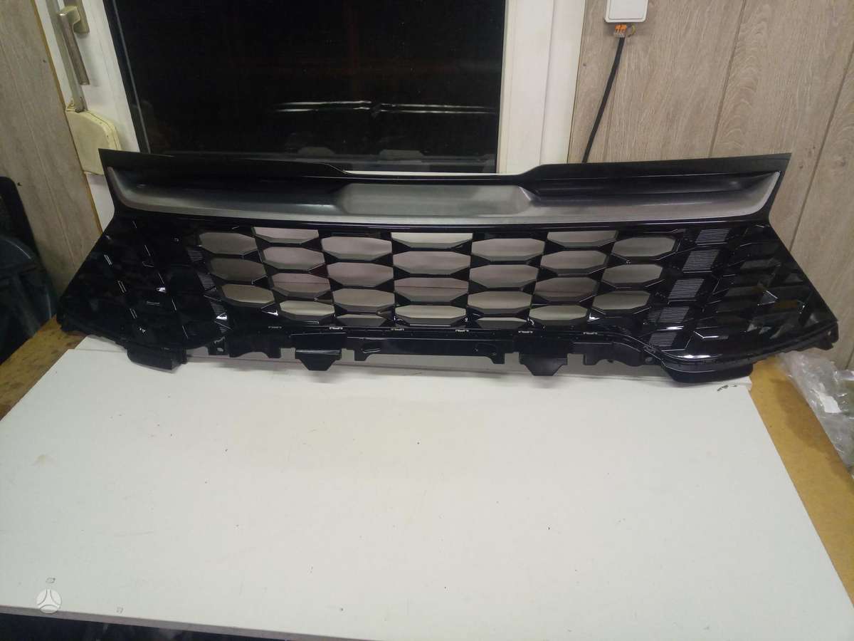 Kia Sportage front grill