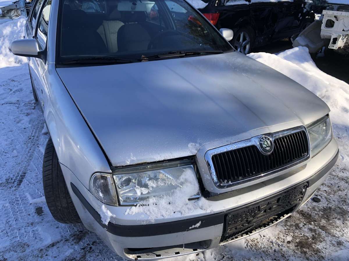 Skoda Octavia dalimis