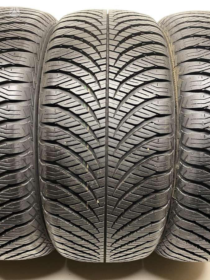 Goodyear Vector4Seasons, universalios 215/50 R17