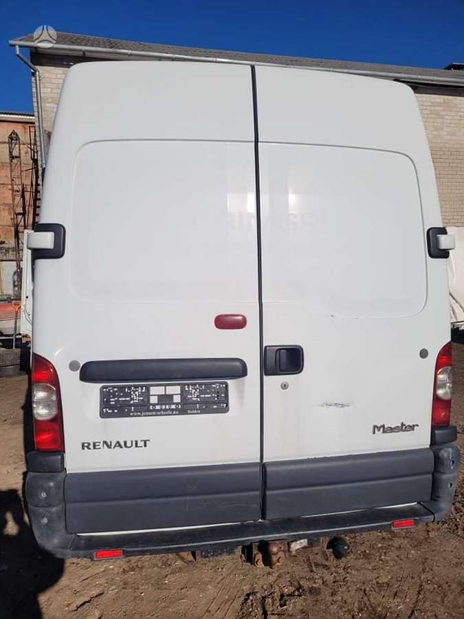 Renault Master, preču