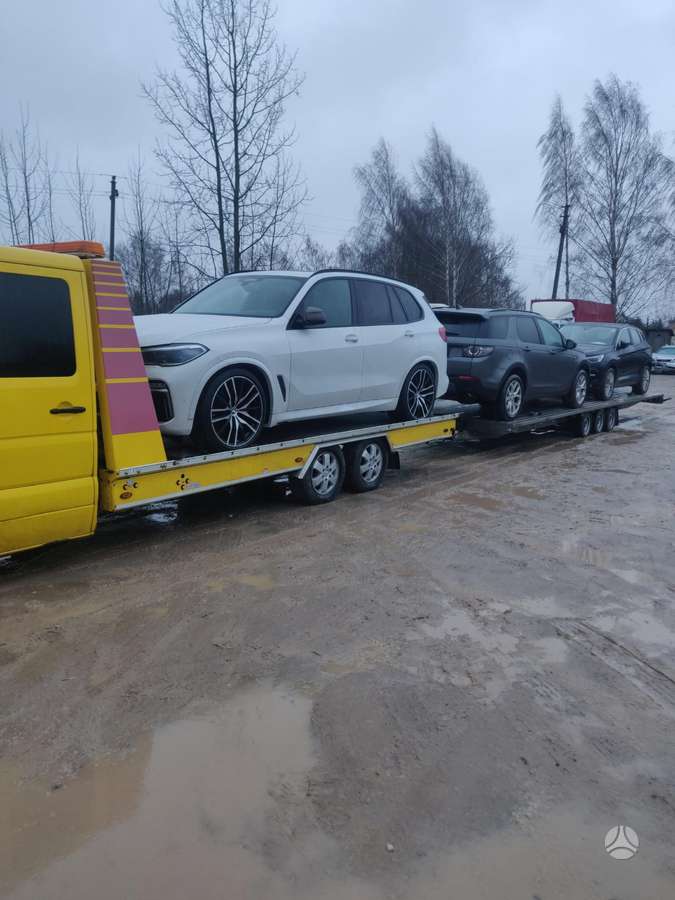 Technine pagalba kelyje. Traliukas Kaune