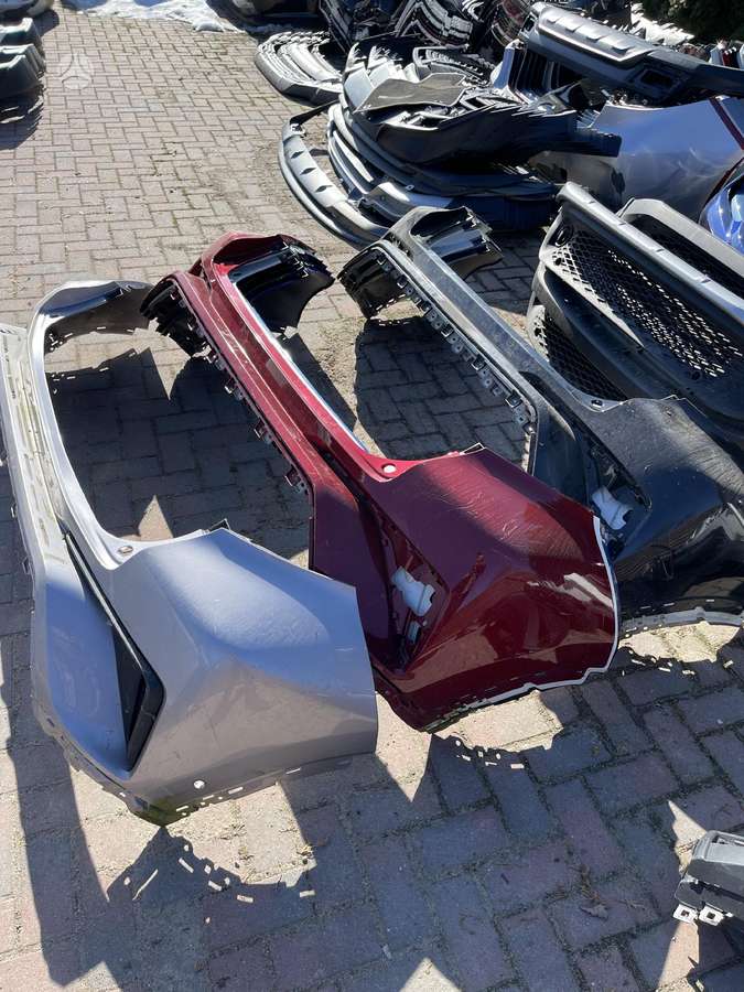 Toyota C-HR Turim daugiau daliu