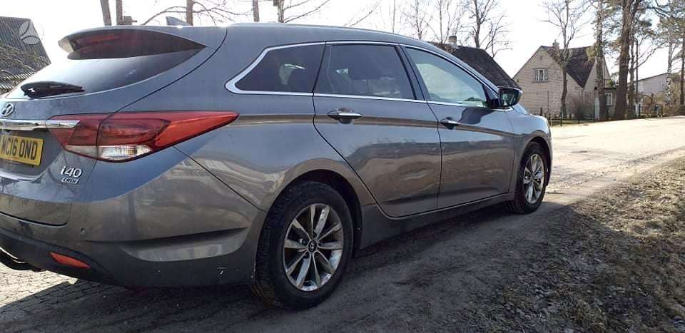 Hyundai i40 for parts