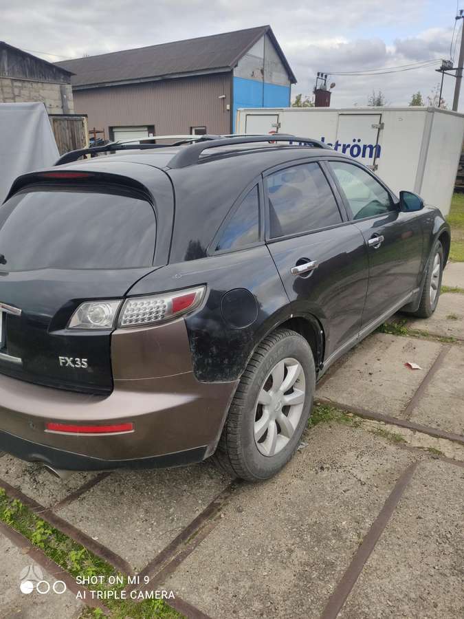 Infiniti FX35