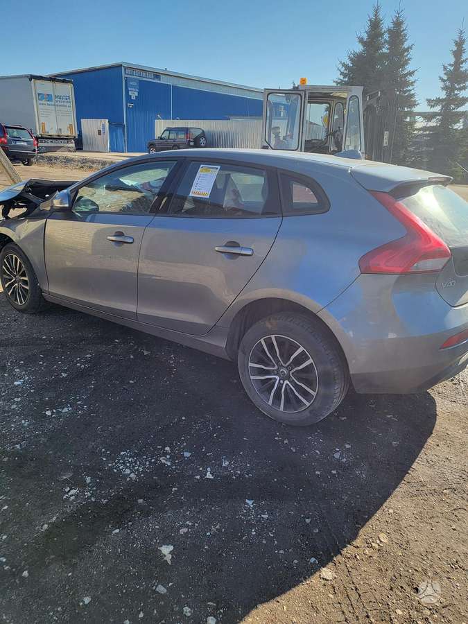 Volvo V40
