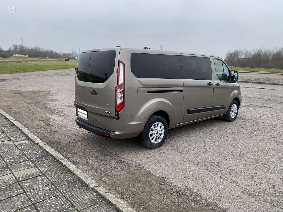 Ford Transit Custom, keleivinis mikroautobusas