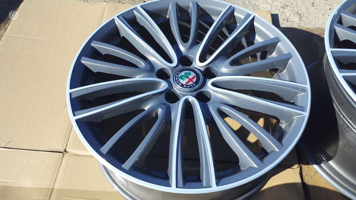 Alfa Romeo Giulia, light alloy, R18