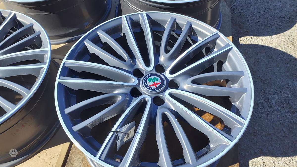 Alfa Romeo Giulia, light alloy, R18