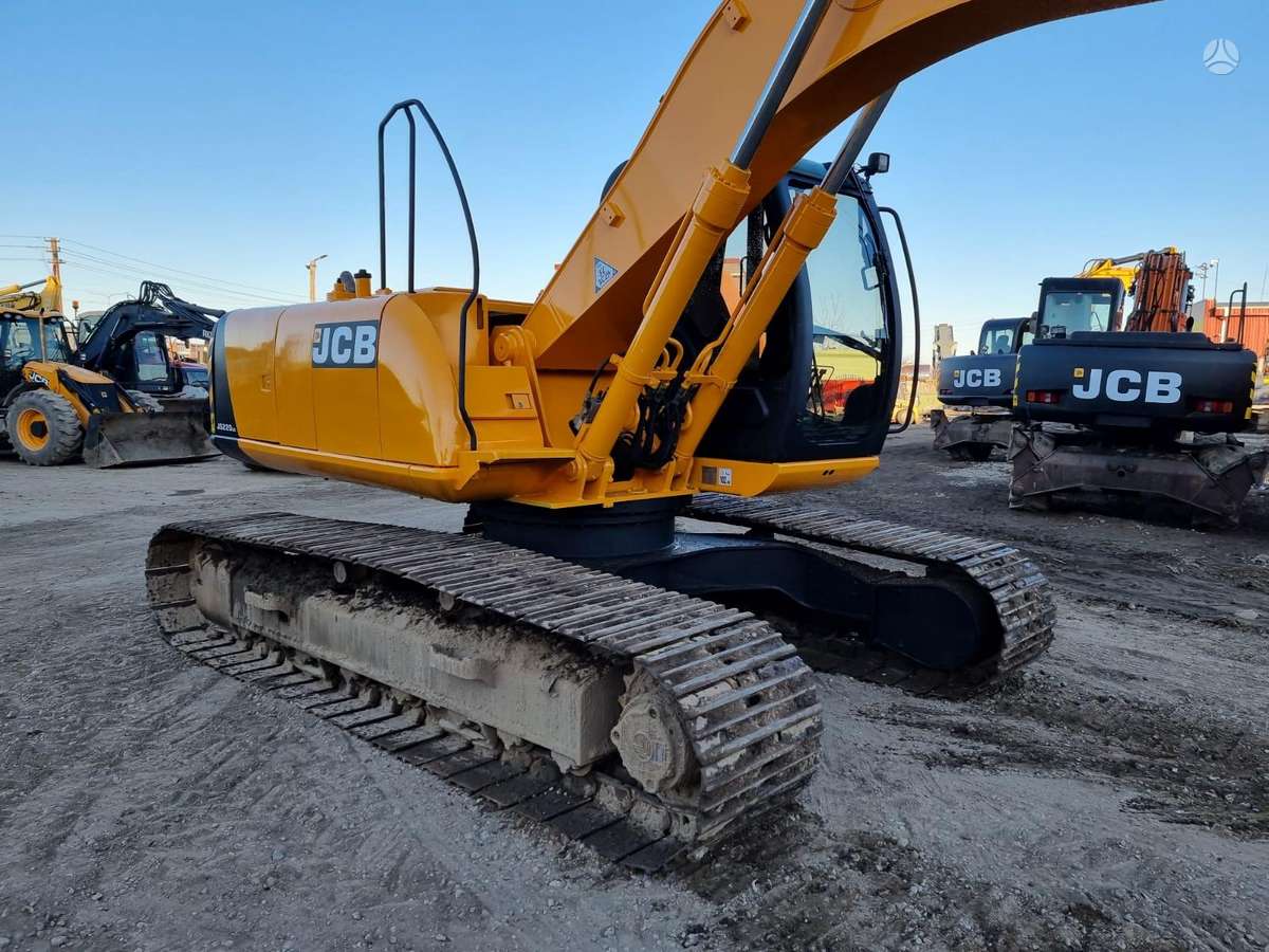 JCB JS220LC, excavator
