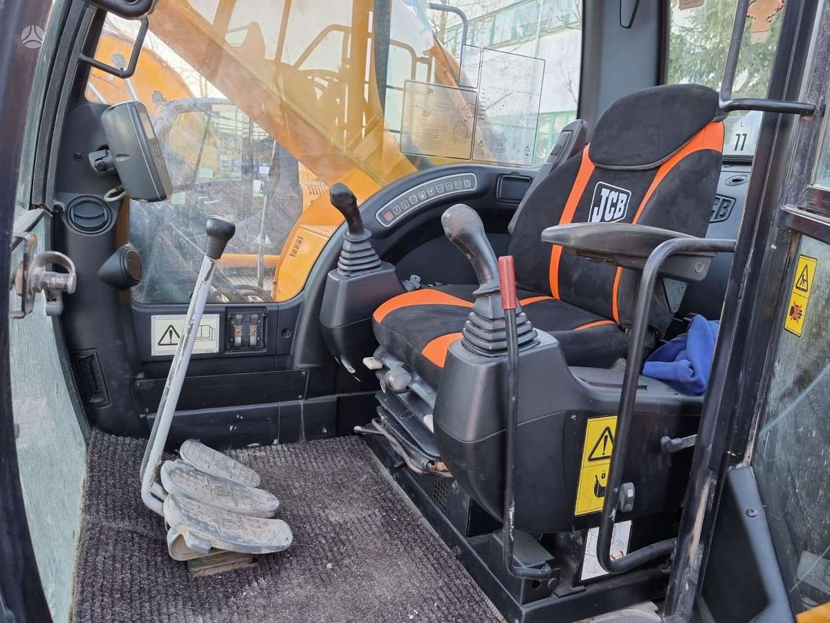 JCB JS220LC, экскаваторы