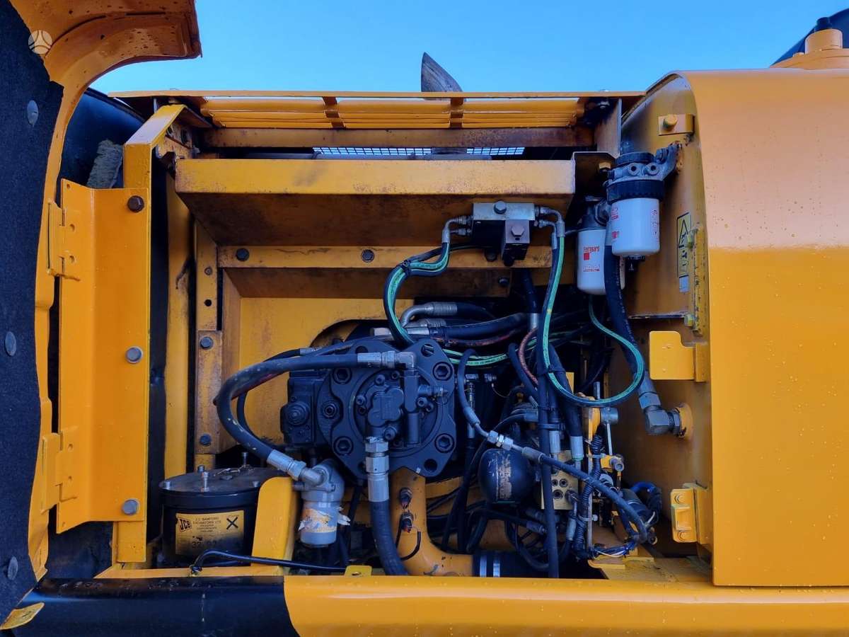 JCB JS220LC, экскаваторы