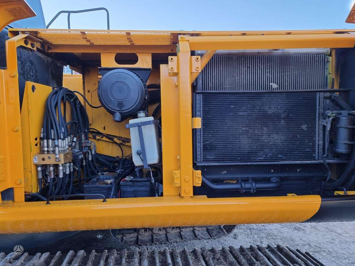 JCB JS220LC, excavator
