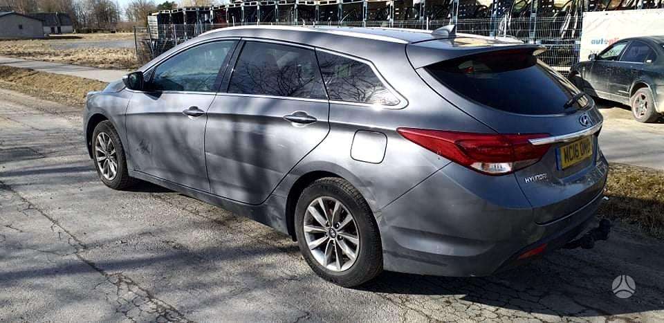 Hyundai i40 for parts