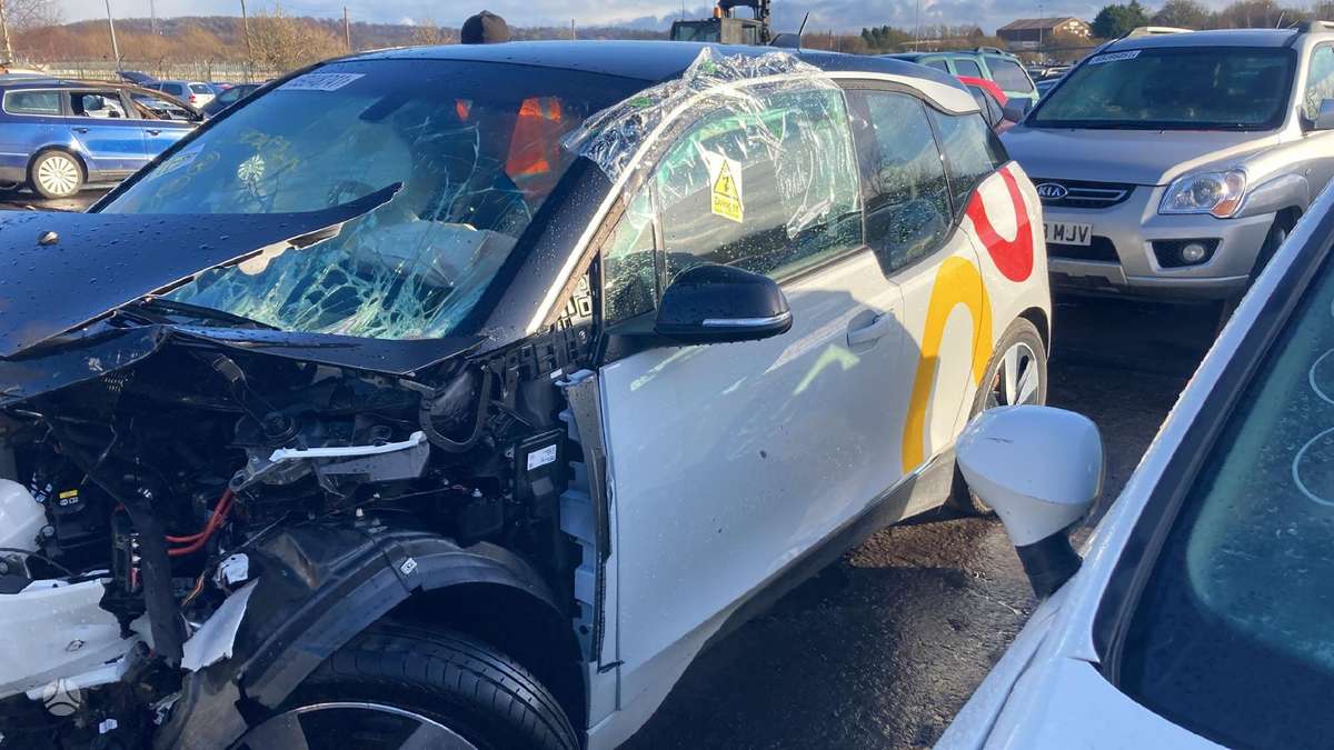 BMW i3 dalimis