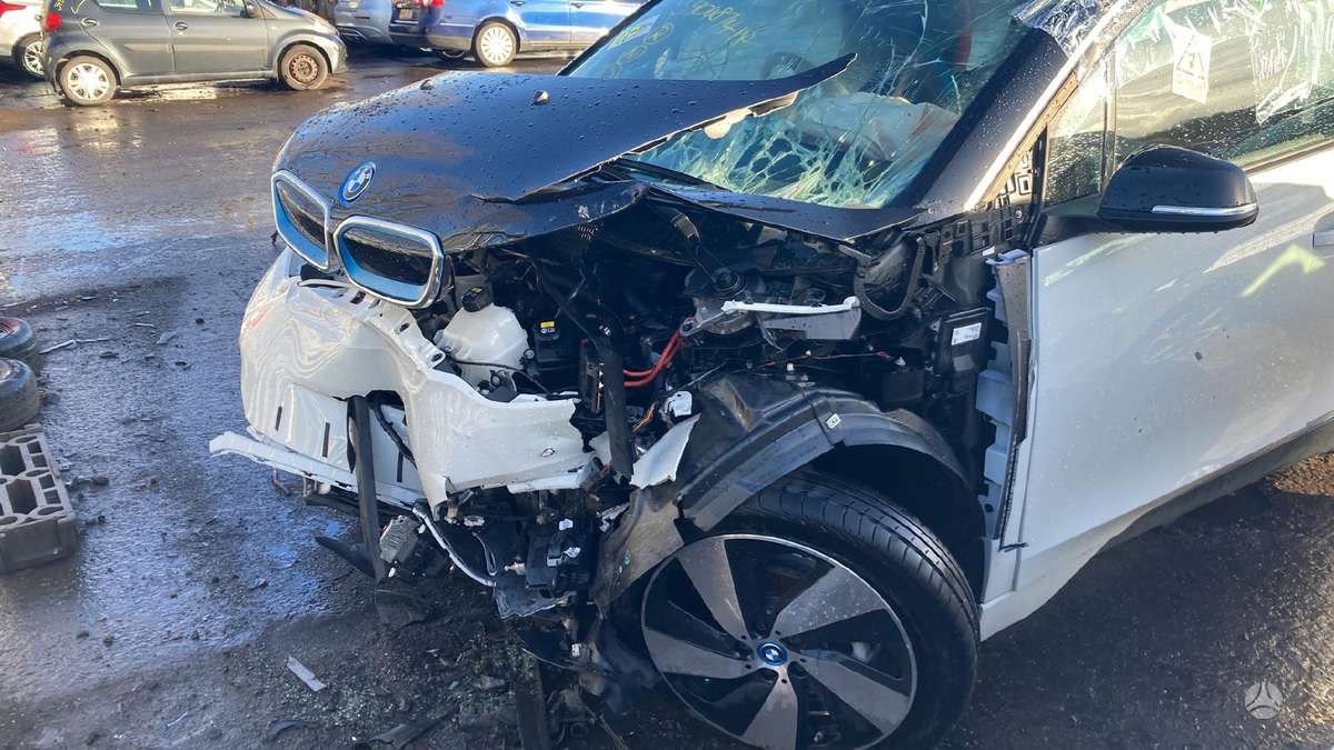 BMW i3 rezerves daļās