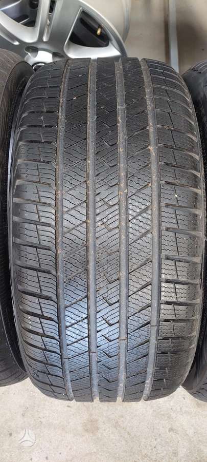 Vredestein, universalios 235/35 R19