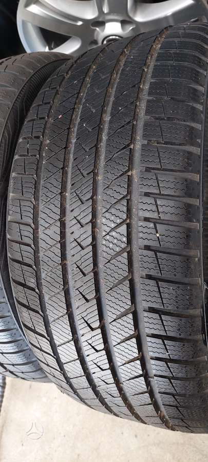 Vredestein, всесезонные 235/35 R19
