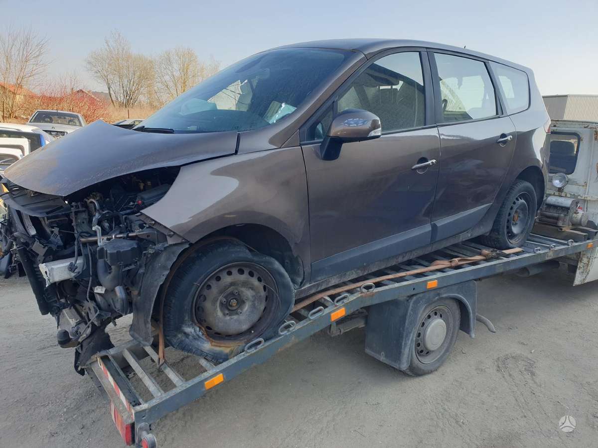 Renault Scenic for parts