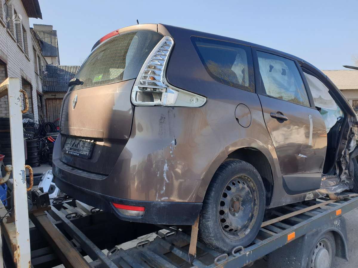 Renault Scenic for parts