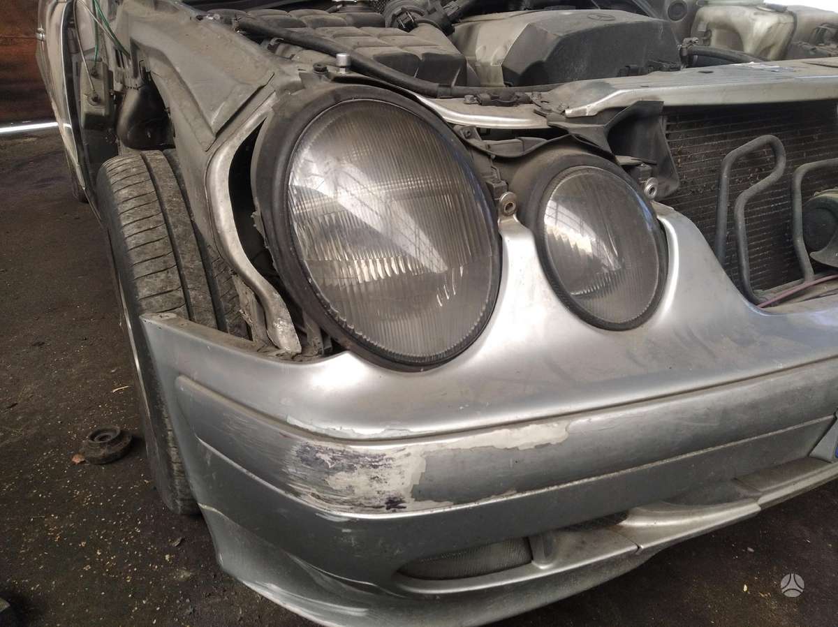 Mercedes-Benz CLK200 по частям