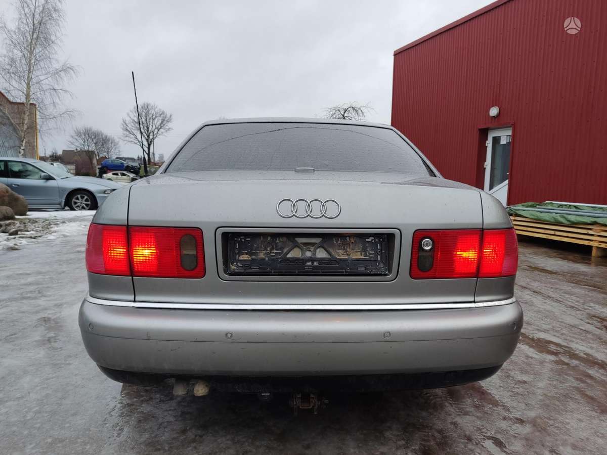 Audi A8 по частям