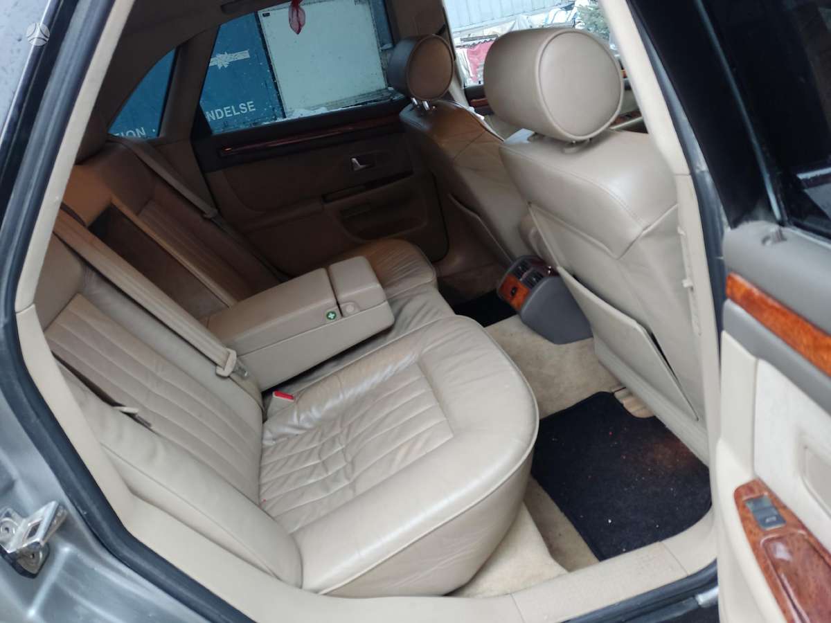 Audi A8 по частям