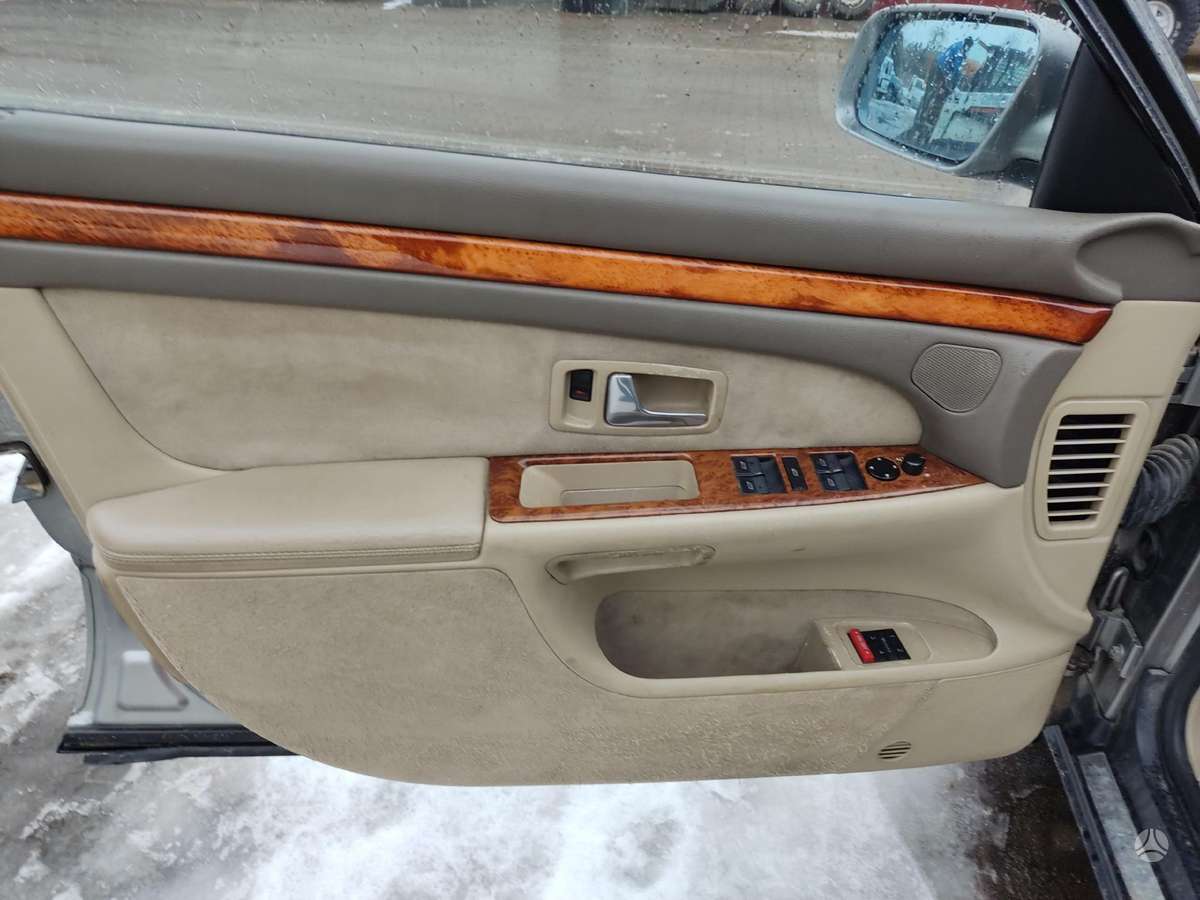 Audi A8 по частям