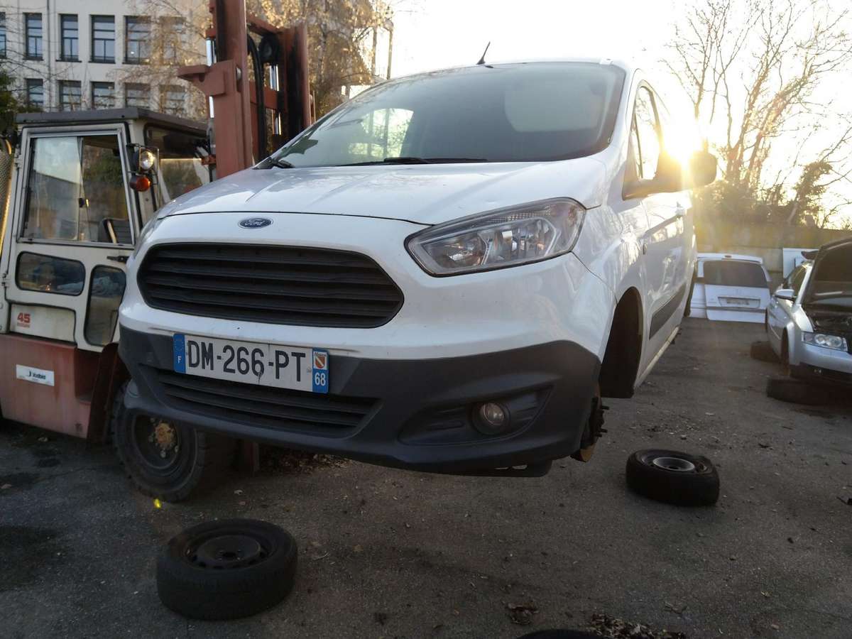 Ford Courier 37069885048