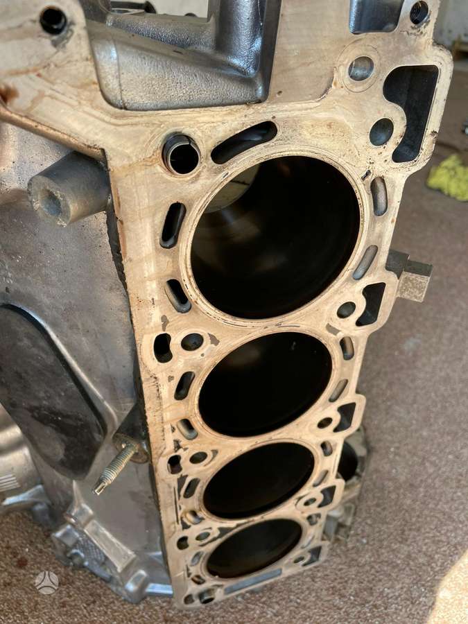 Jaguar XJ8, Bare Engine Block 2008 Jaguar XJ8 4.2 2W, engine block