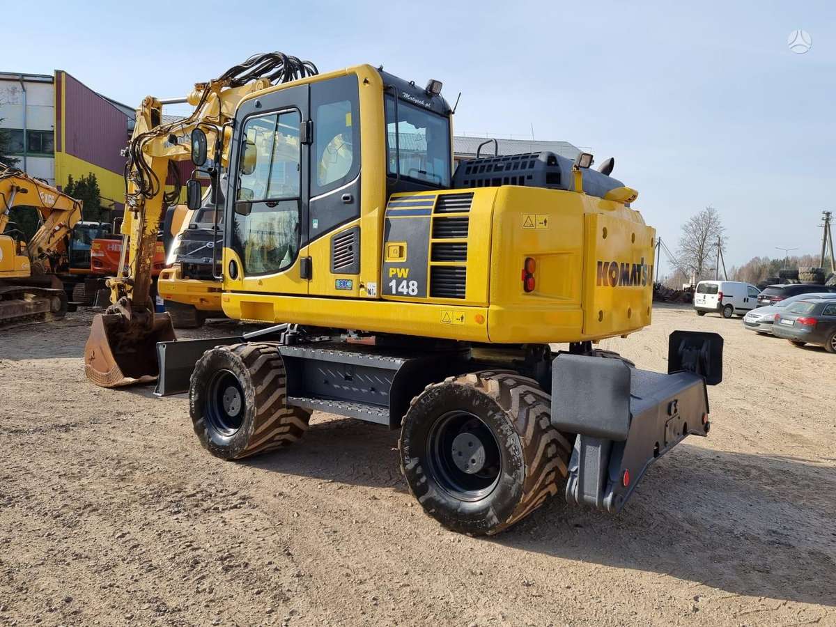 Komatsu PW 148-8, экскаваторы