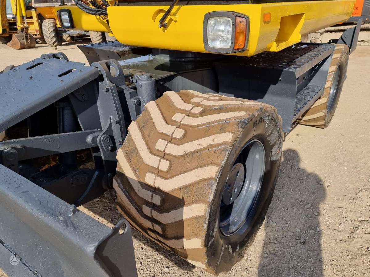 Komatsu PW 148-8, экскаваторы