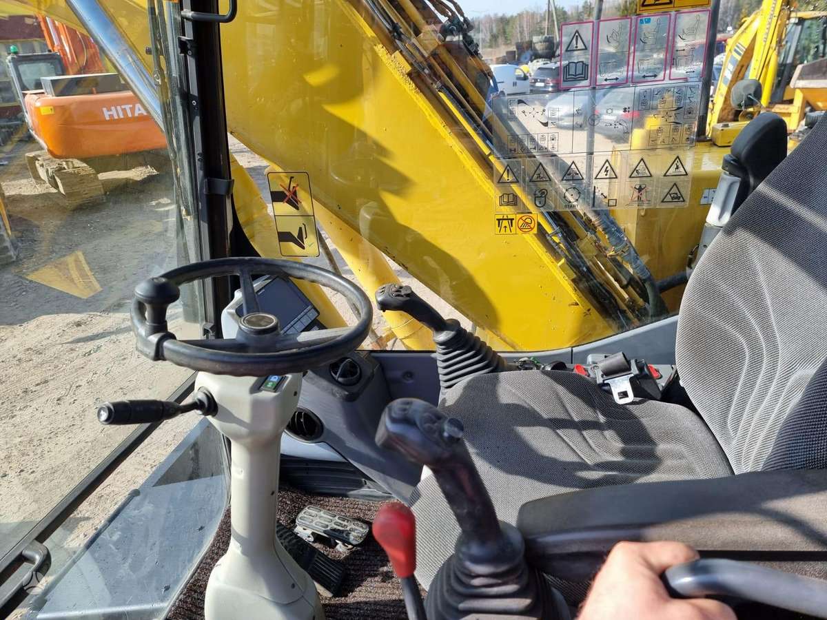 Komatsu PW 148-8, экскаваторы