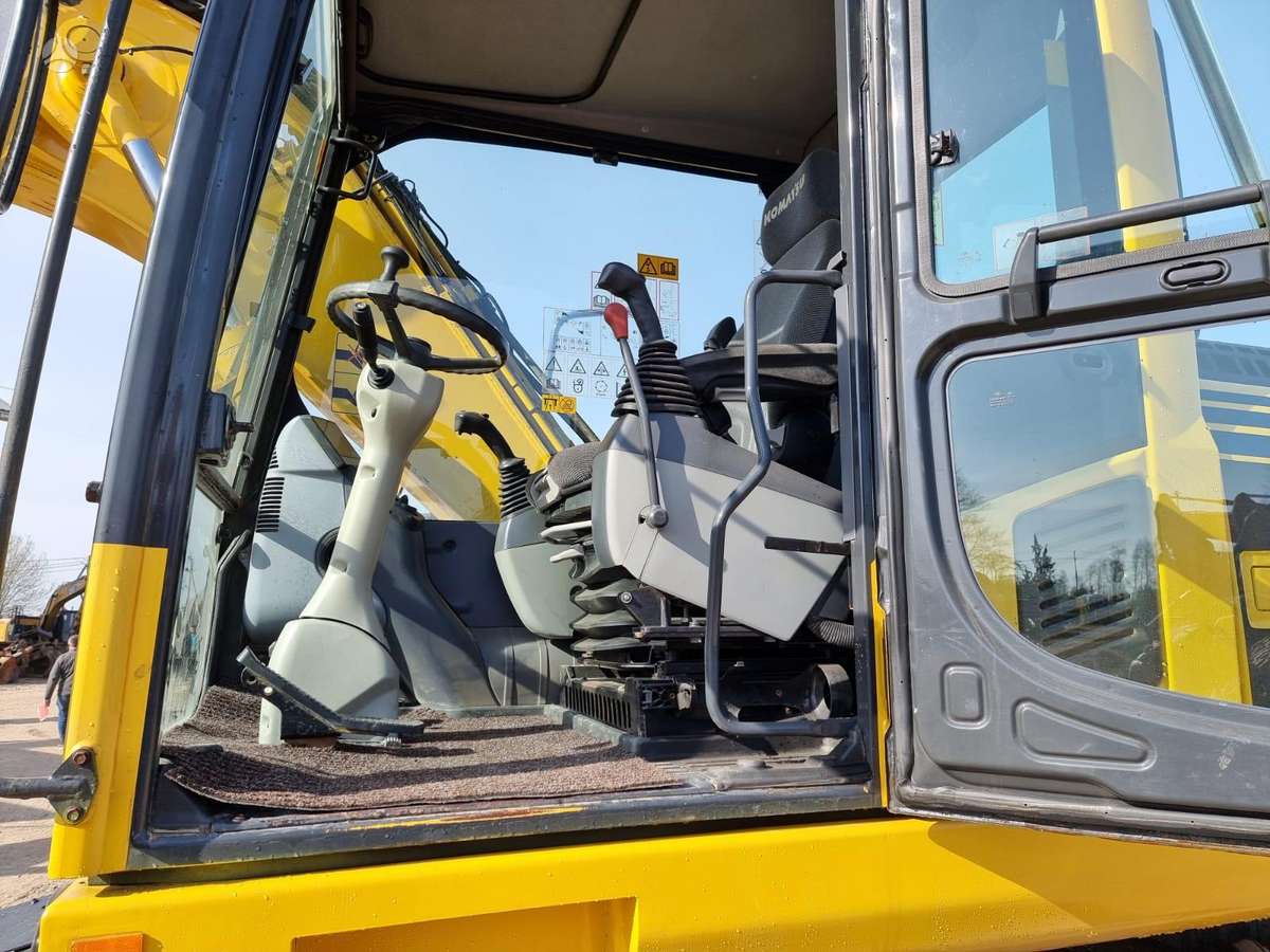 Komatsu PW 148-8, экскаваторы