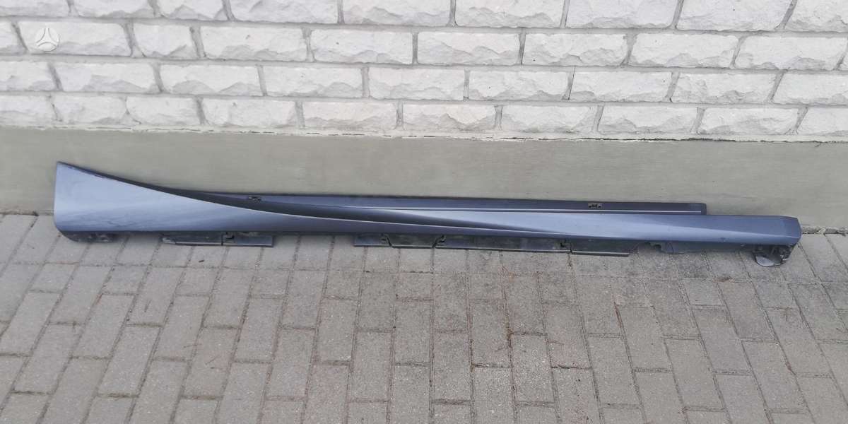 Lexus IS klasė r slenkstis