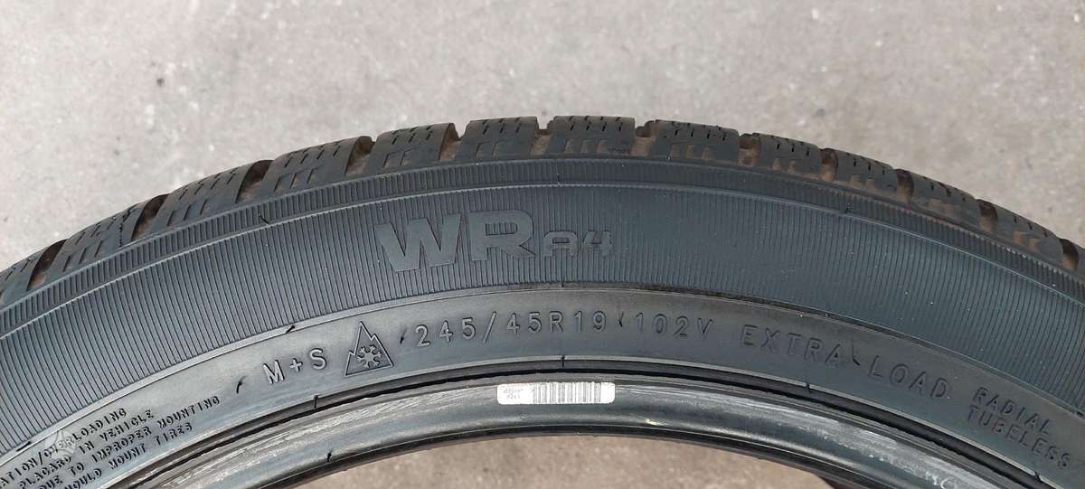 Nokian, žieminės 245/45 R19