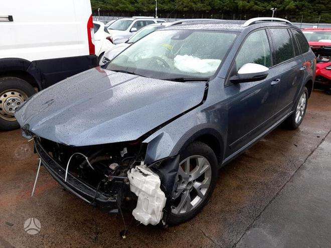 Skoda Octavia Scout dalimis