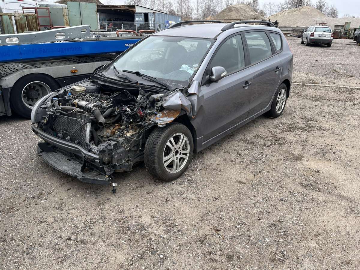 Hyundai i30 по частям