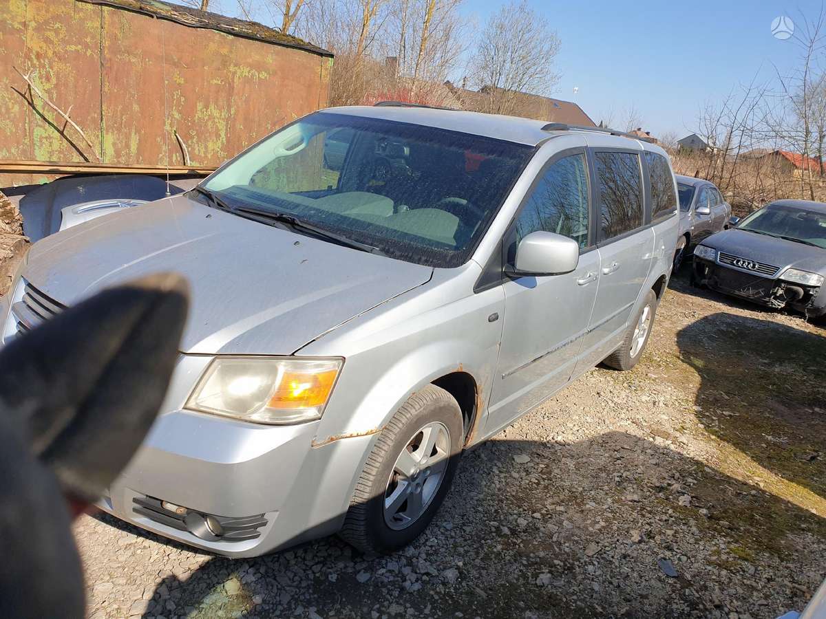 Dodge Grand Caravan по частям
