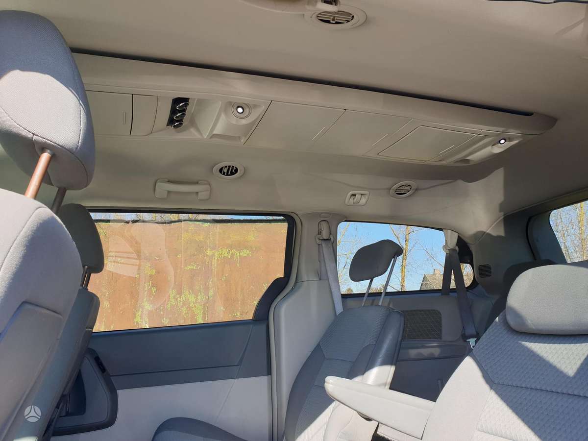 Dodge Grand Caravan dalimis